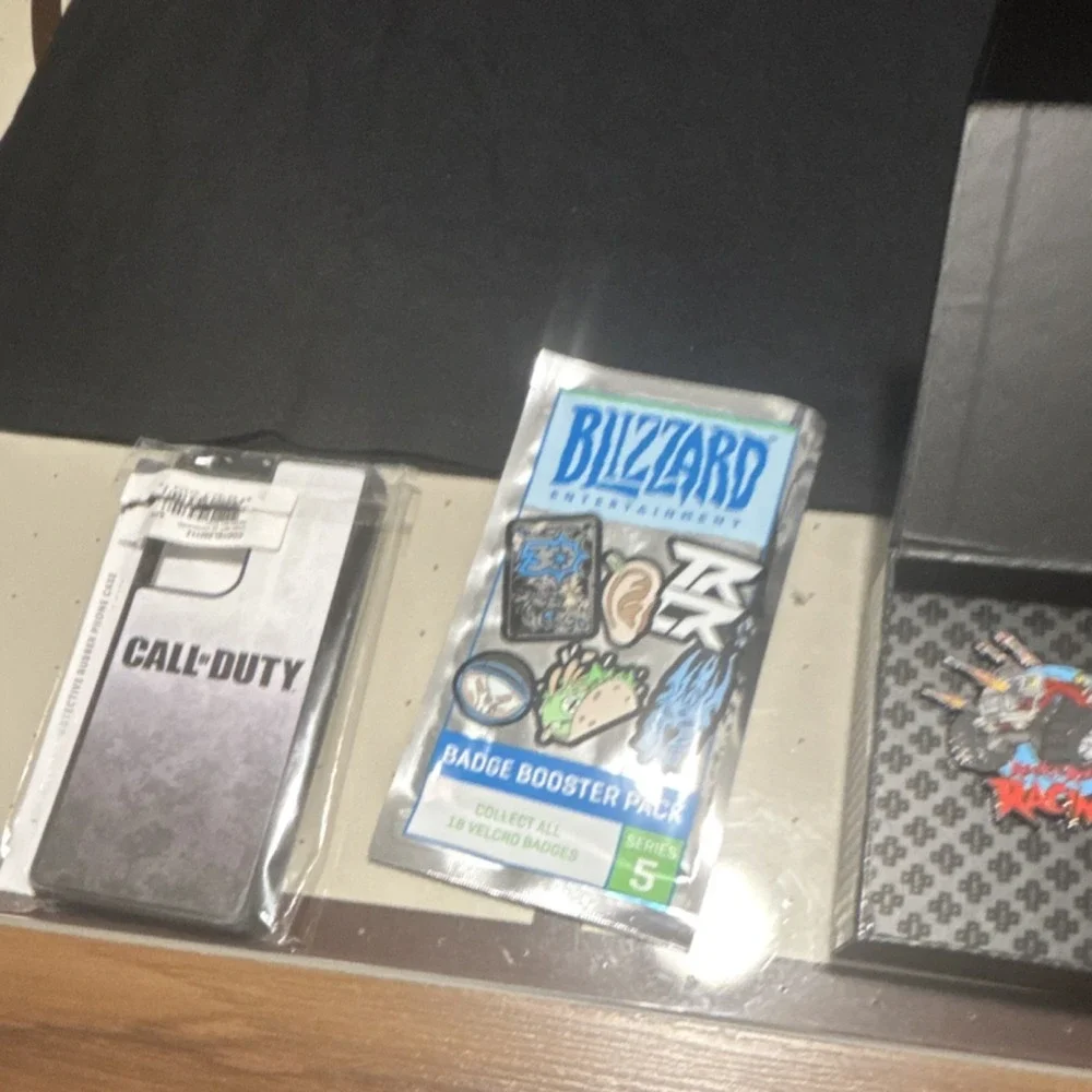 Blizzard Arcade Collection Pin Set & Call of Duty Black T-Shirt XXL 100% Cotton